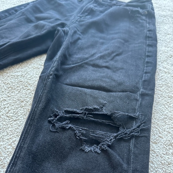 American Eagle High Rise Mom Jeans (x-short) - Picture 2 of 5